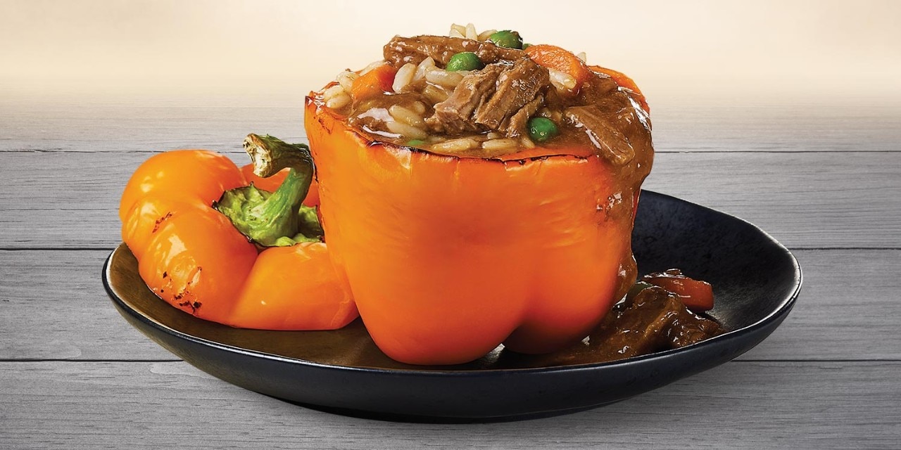 Pepper Stuffed with Rice and Braised Beef & Vegetables in Brown Sauce