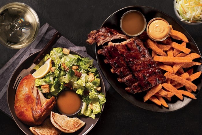 St-Hubert’s roasted chicken, enjoy a rib meal, or discover our chicken brochette.