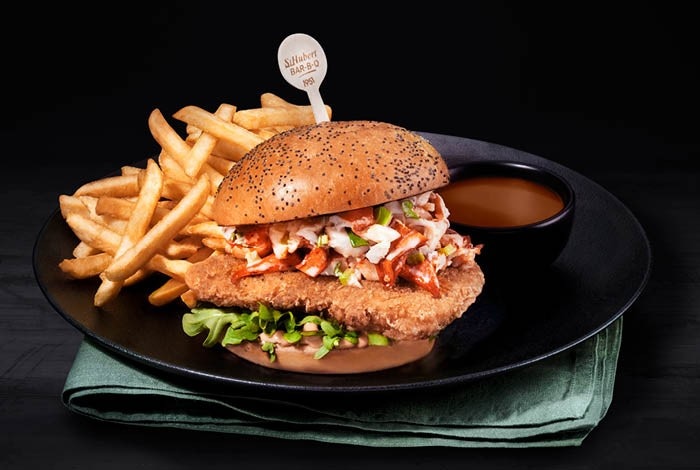 Lobster St-Burger Meal | St-Hubert Restaurants