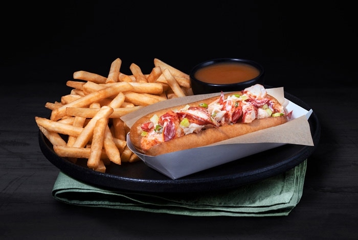 Lobster Roll Meal | St-Hubert Restaurants