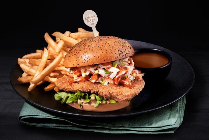 Lobster St-Burger Meal | St-Hubert Restaurants