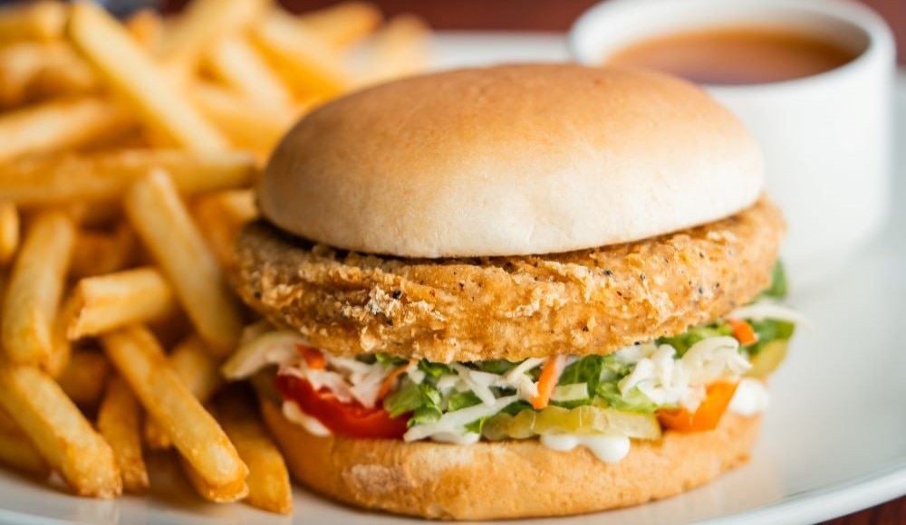 Crunchy Veggie Burger available in St-Hubert restaurants