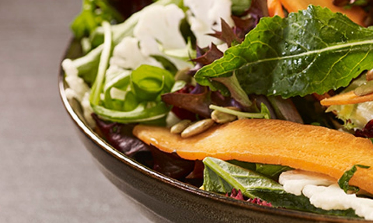 Nuts in salad for nutritional information and food allergies at St-Hubert