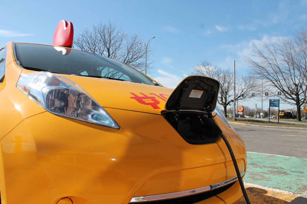 Collaboration avec Hydro-Québec : St-Hubert teste la livraison avec des voitures électriques en 2011